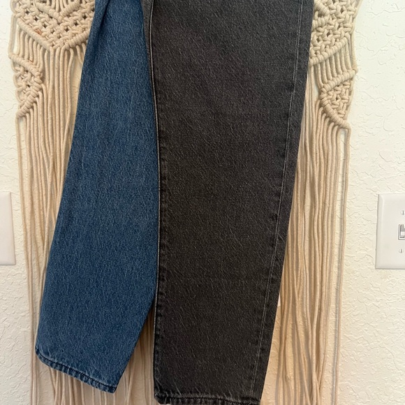 JEANS - Picture 2 of 2